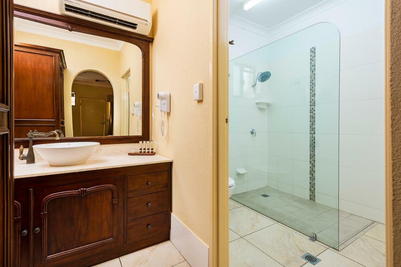 Overlander Homestead Motel Roma Zewnętrze zdjęcie